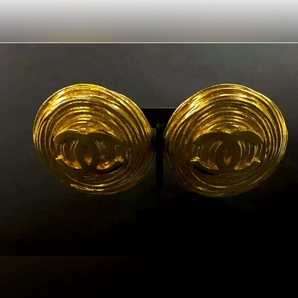 CHANEL Jewelry - CHANEL CC Logo Gold Tone Earrings